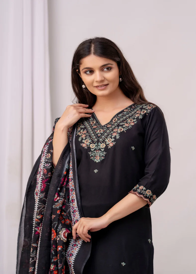 Black Cotton V-neck Straight Suit Set - Image 3