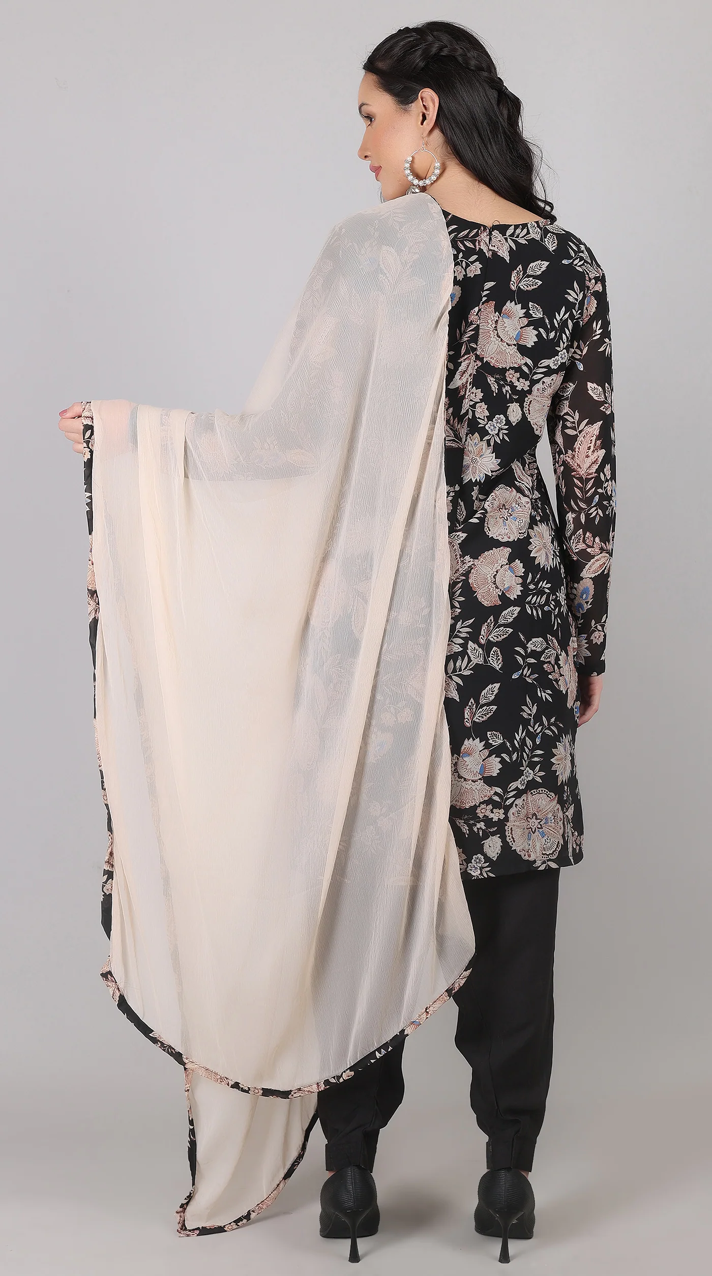 Black Georgette Salwar Suit with Beige Chiffon Dupatta - Image 4