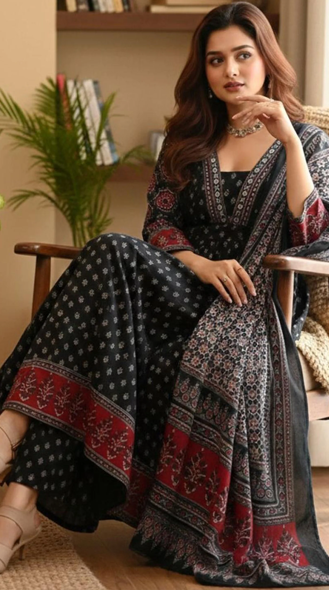 Black Naira Cut Cotton Suit Set - Image 3