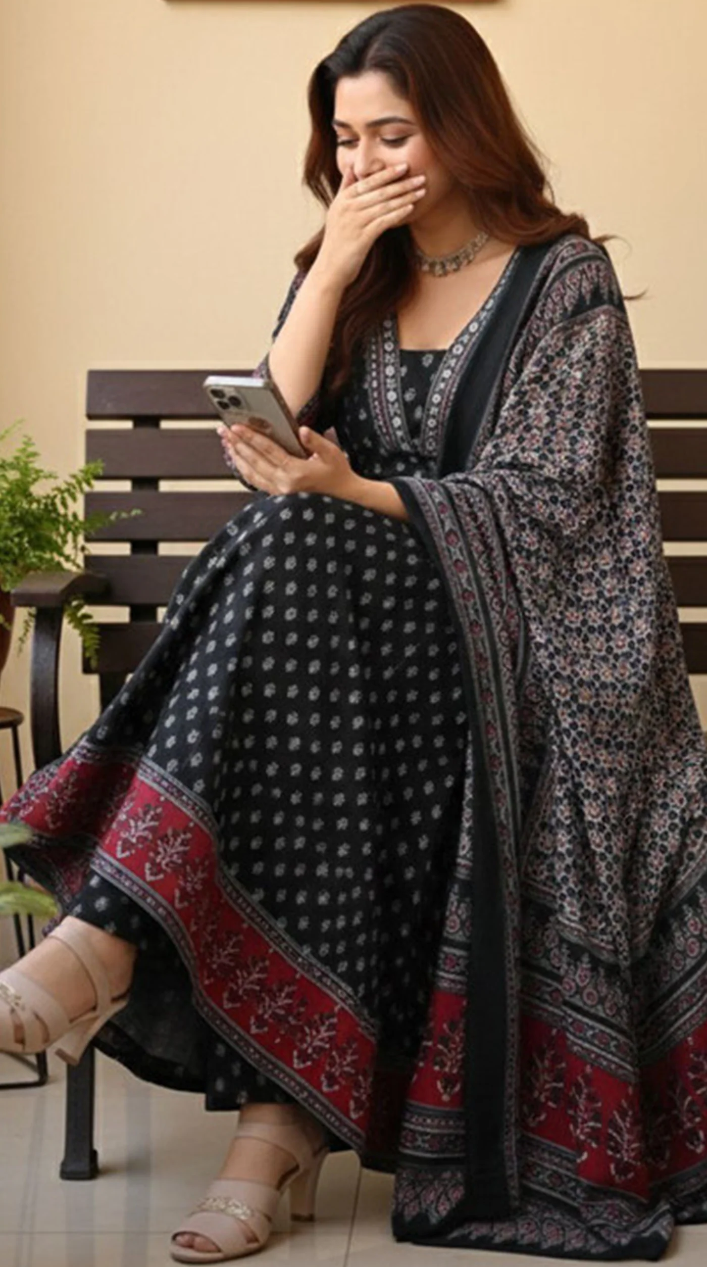 Black Naira Cut Cotton Suit Set - Image 4