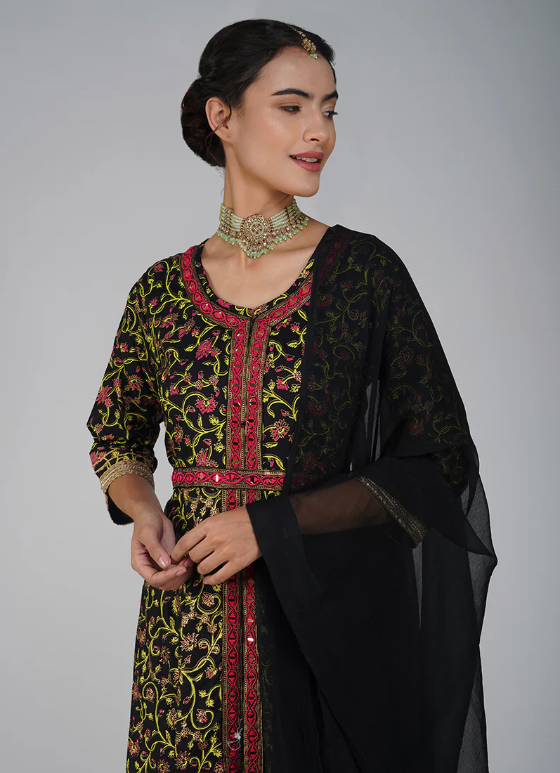Black Rayon Printed Suit Set - Image 4