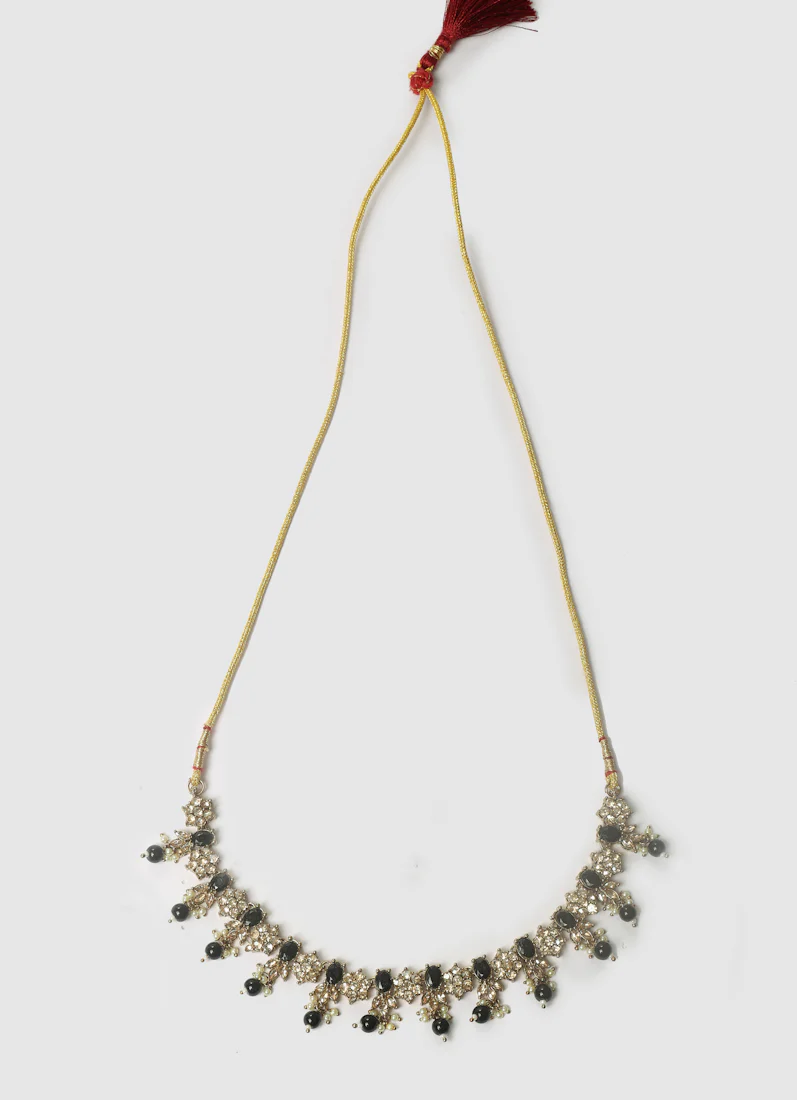 Women’s Black Stone Necklace Set with Floral Design - Image 3
