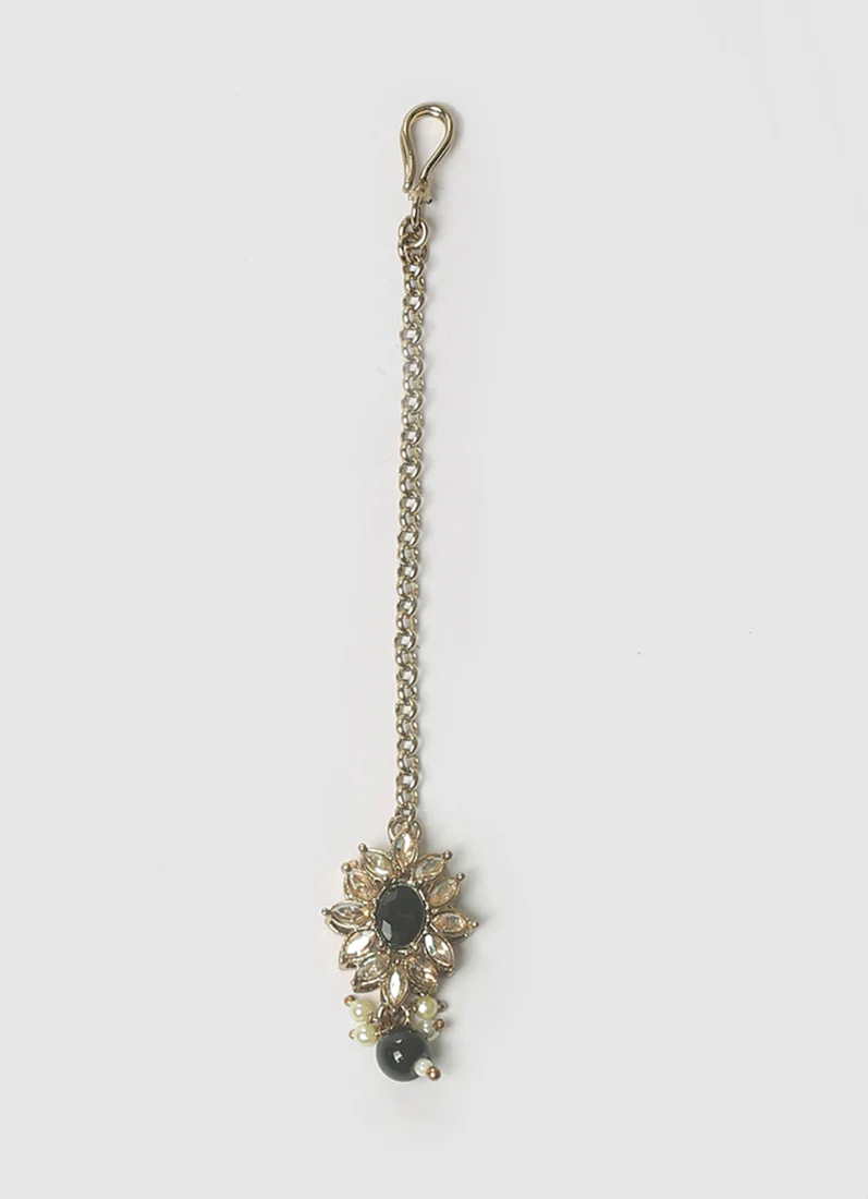 Women’s Black Stone Necklace Set with Floral Design - Image 5