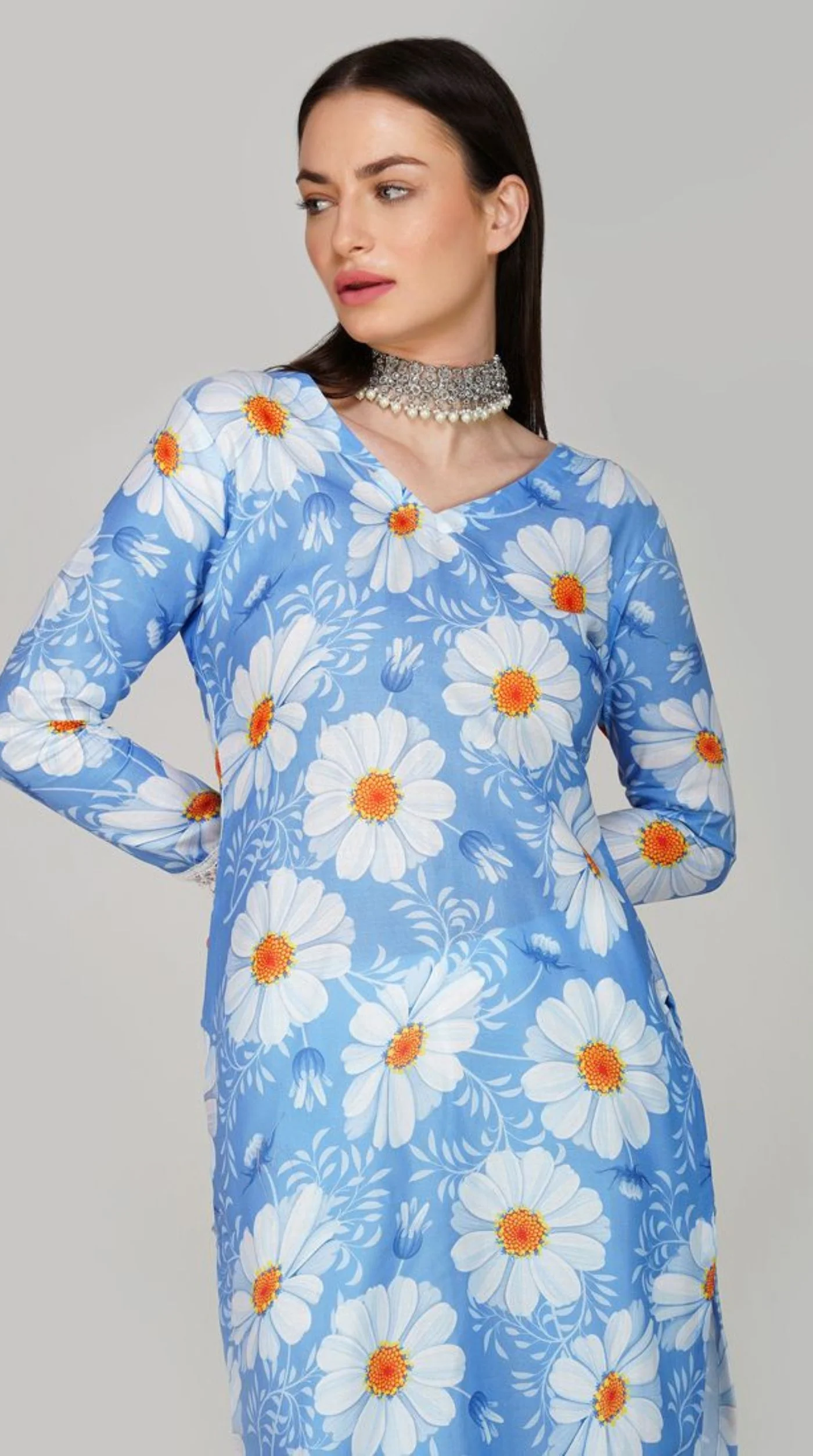 Blue Linen Printed Dupatta Suit Set - Image 3
