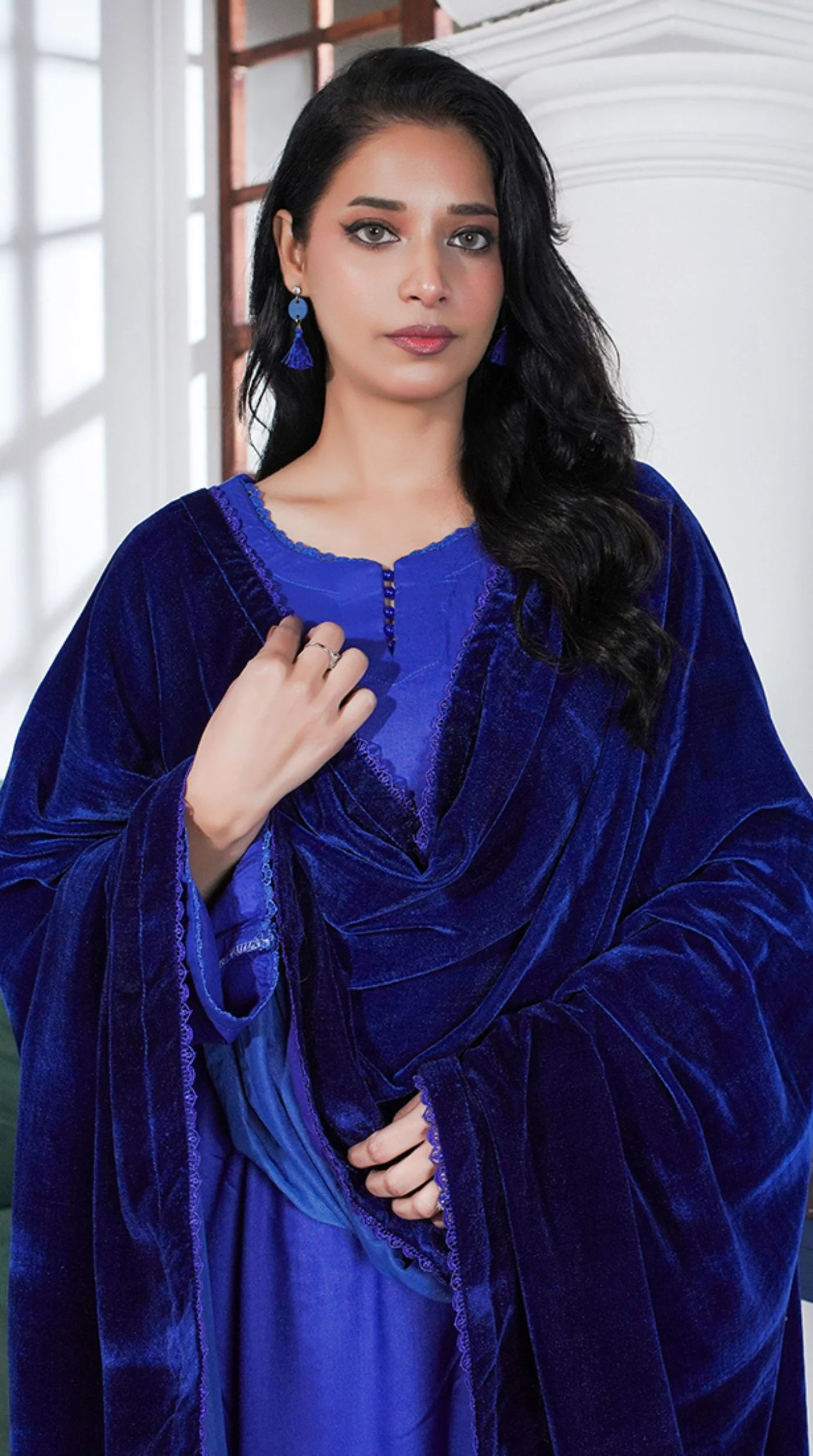 Blue Linen Velvet Dupatta Suit Set - Image 4