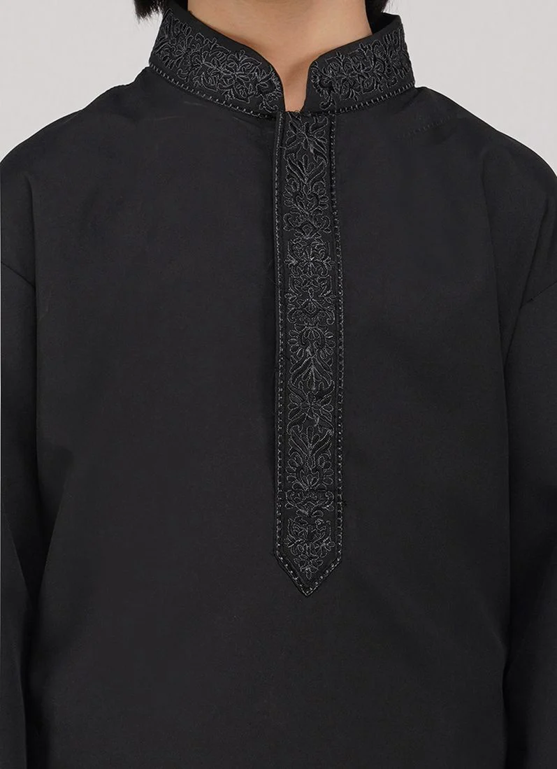 Boy's Black Poyester Resham Thread Embroidered Kurta Salwar Set - Image 5