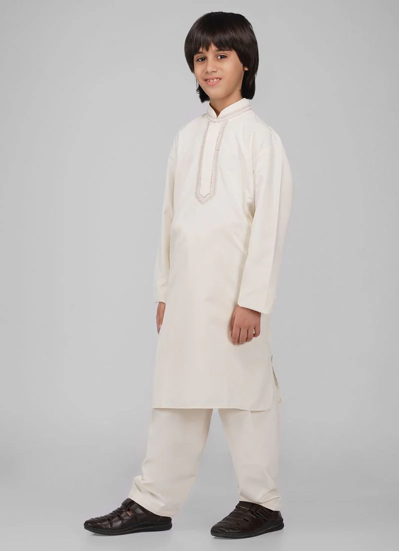 Boy's Cream Poyester Resham Thread Embroidered Kurta Salwar Set - Image 2