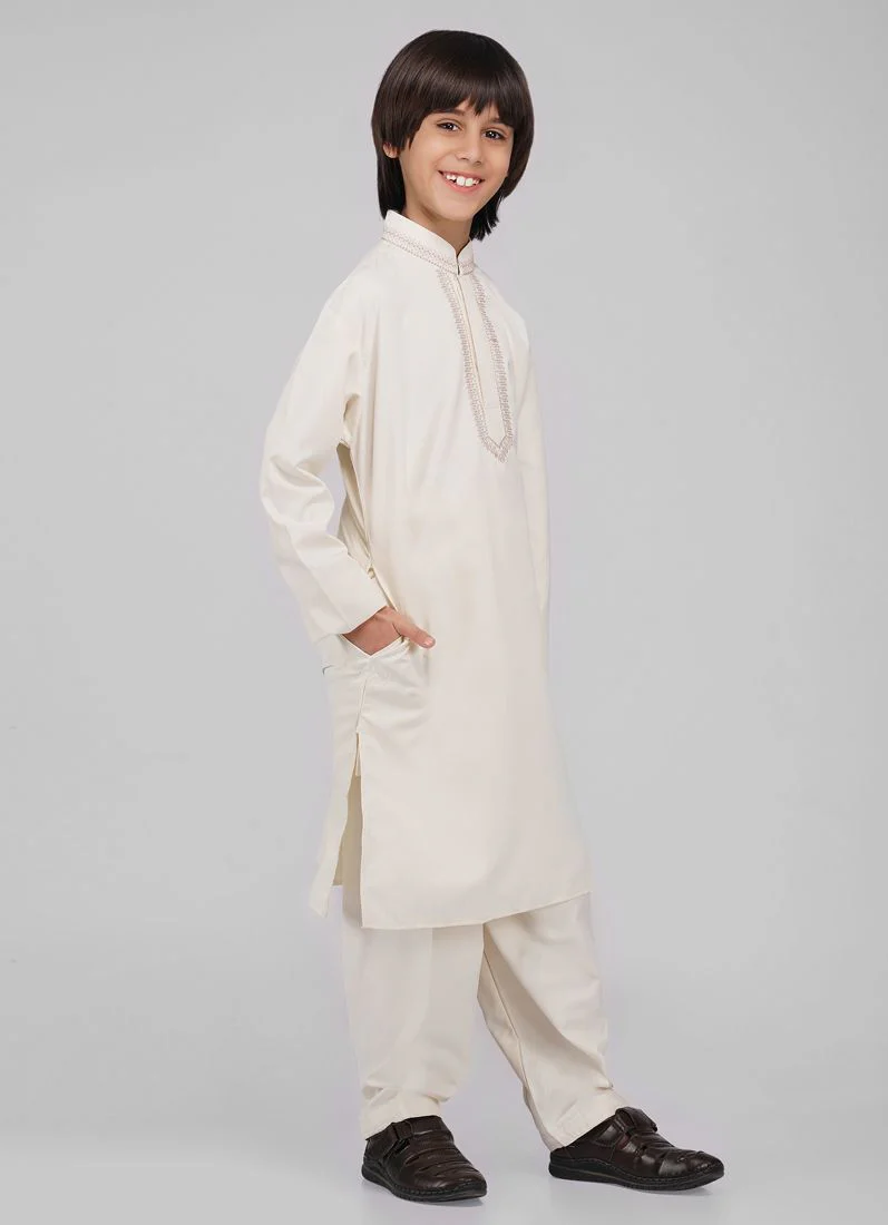 Boy's Cream Poyester Resham Thread Embroidered Kurta Salwar Set - Image 3