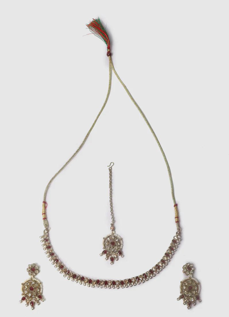 Women’s Maroon and Pearl Antique Gold Jewelry Set - Image 2