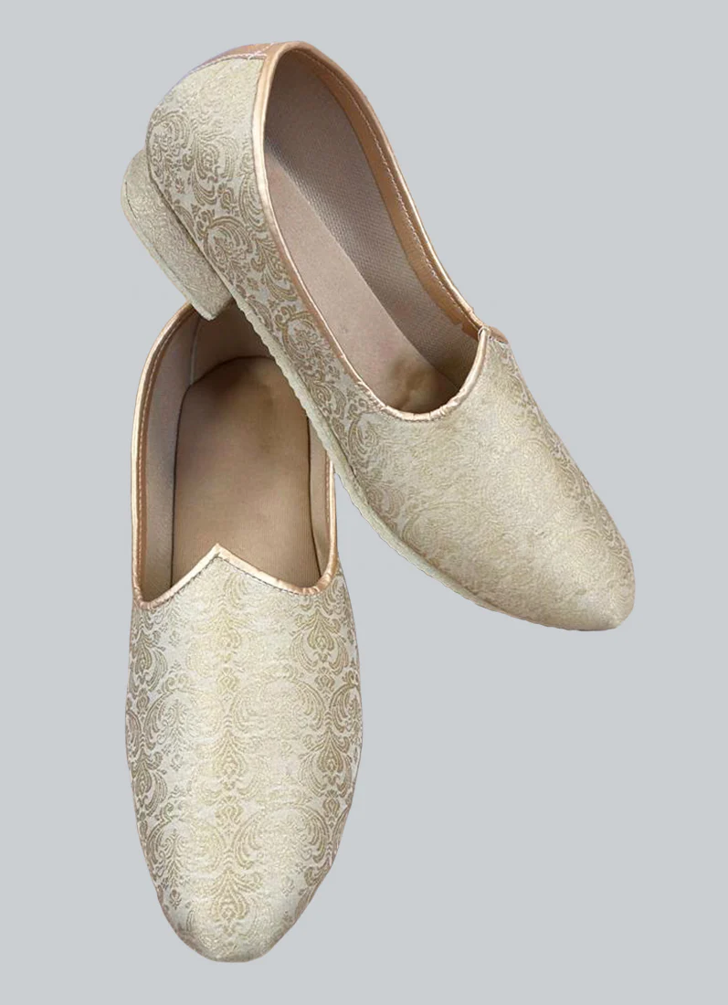 Cream Brocade Jutti with Grip Sole - Image 3