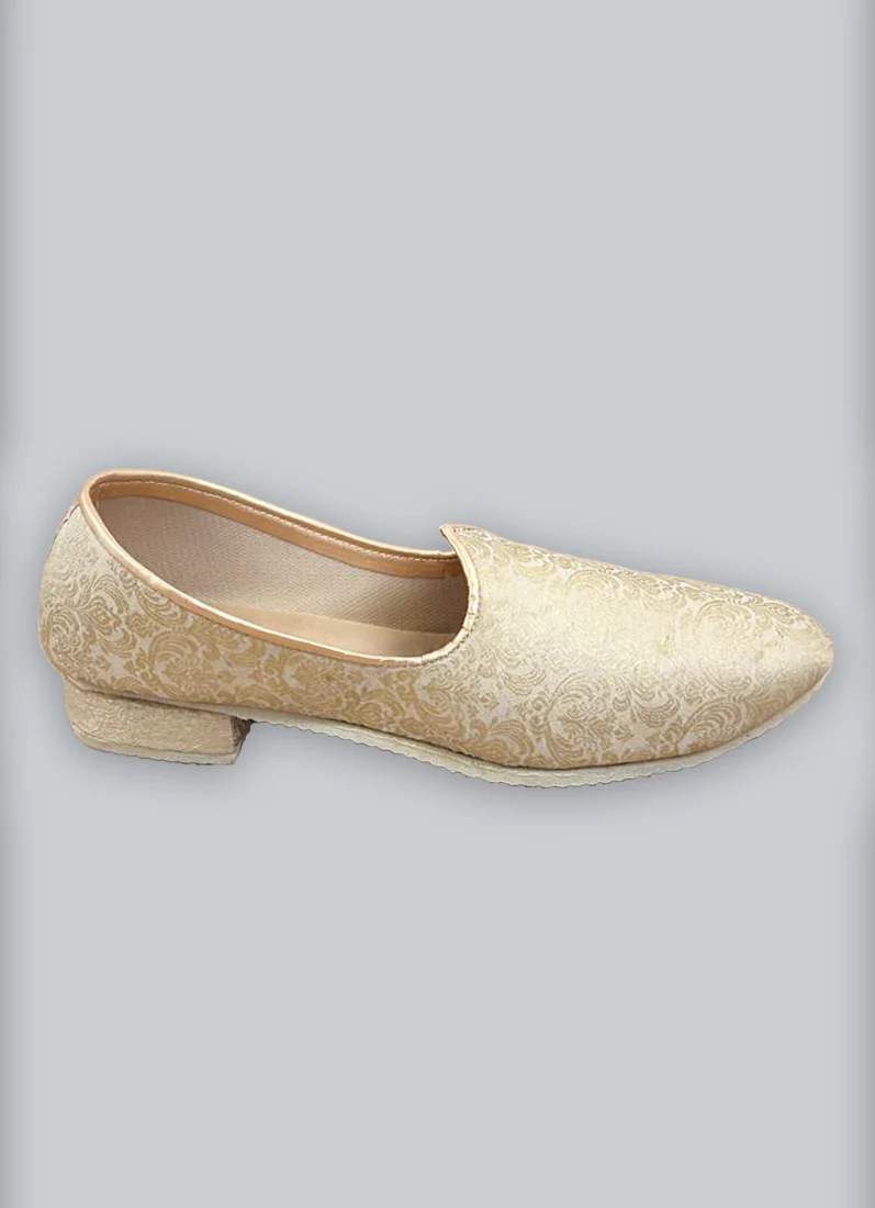 Cream Brocade Jutti with Grip Sole - Image 5