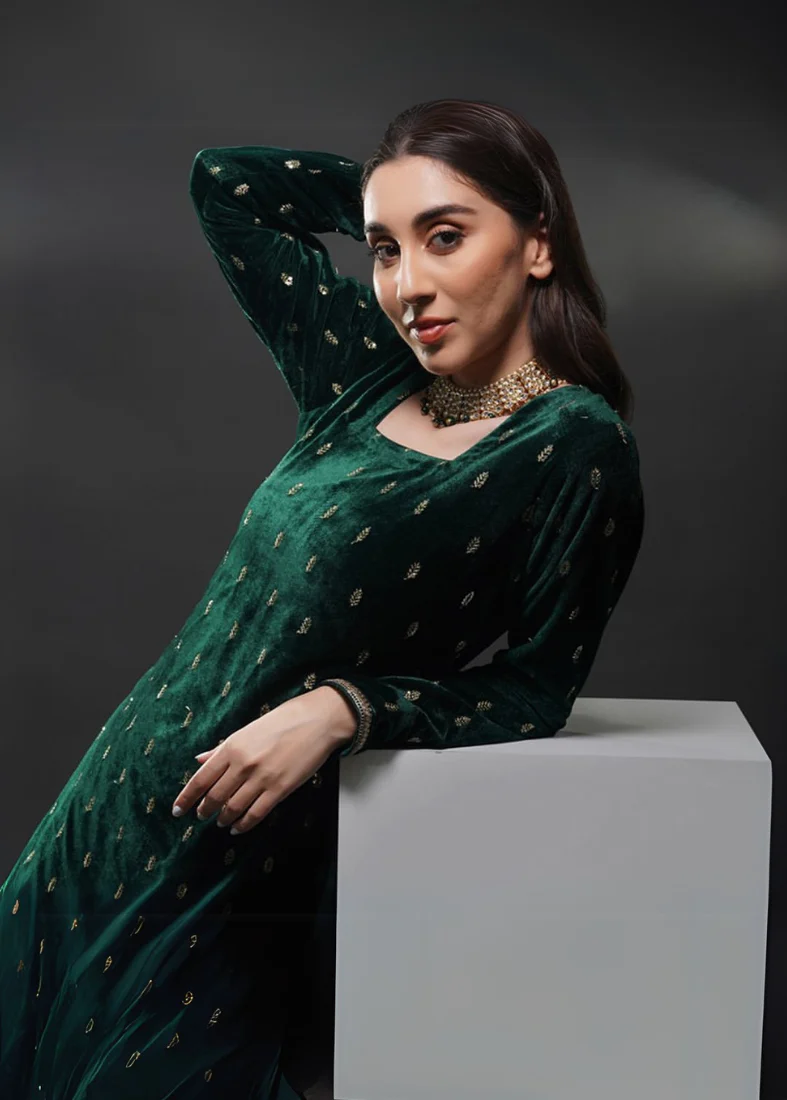 Dark Green Velvet Butti Embroidered Suit Set - Image 5