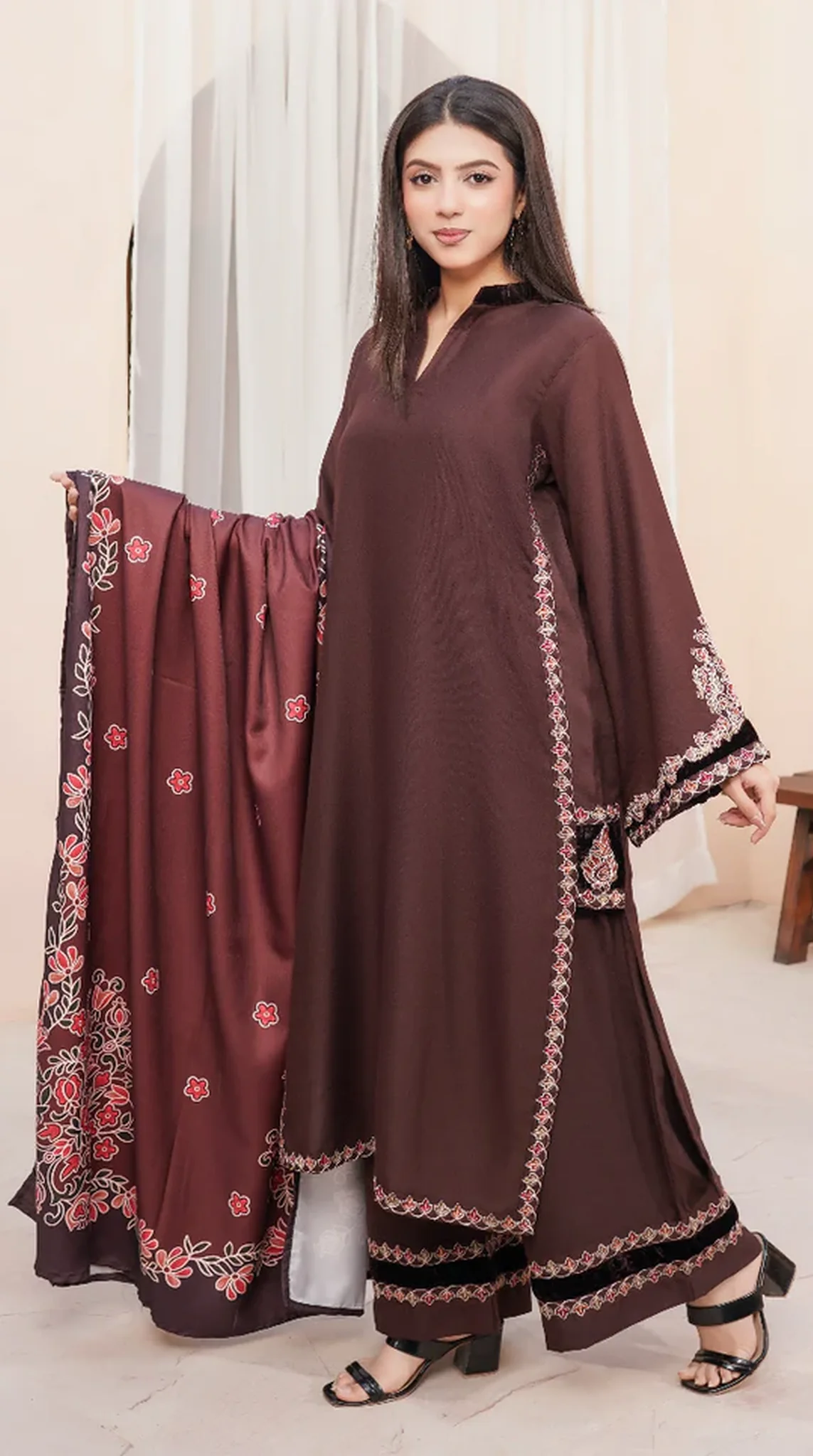 Elegant Brown Dhanak Suit Set - Image 4