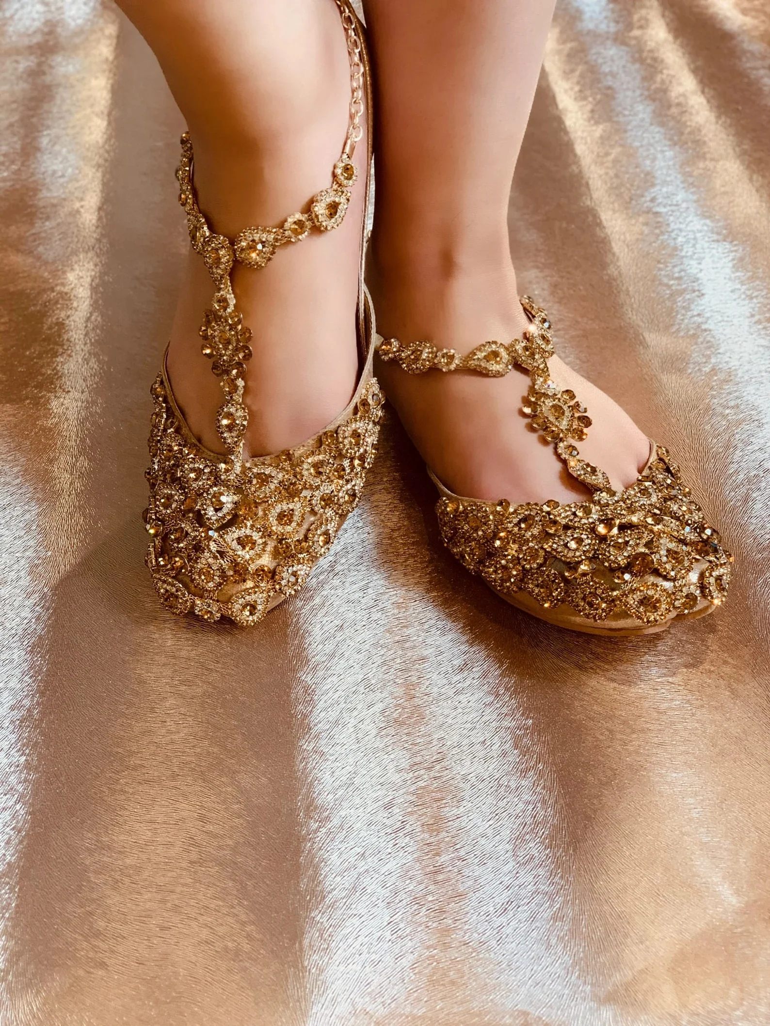 Encrusted Gold Embroidered Jutti Set - Image 2