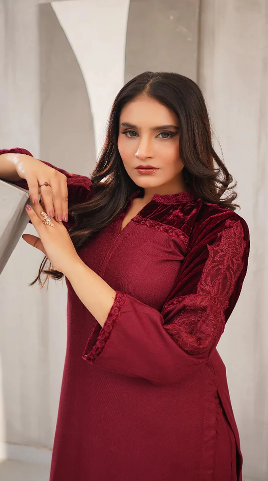 Exquisite Deep Wine Dhanak Suit Set - Image 3