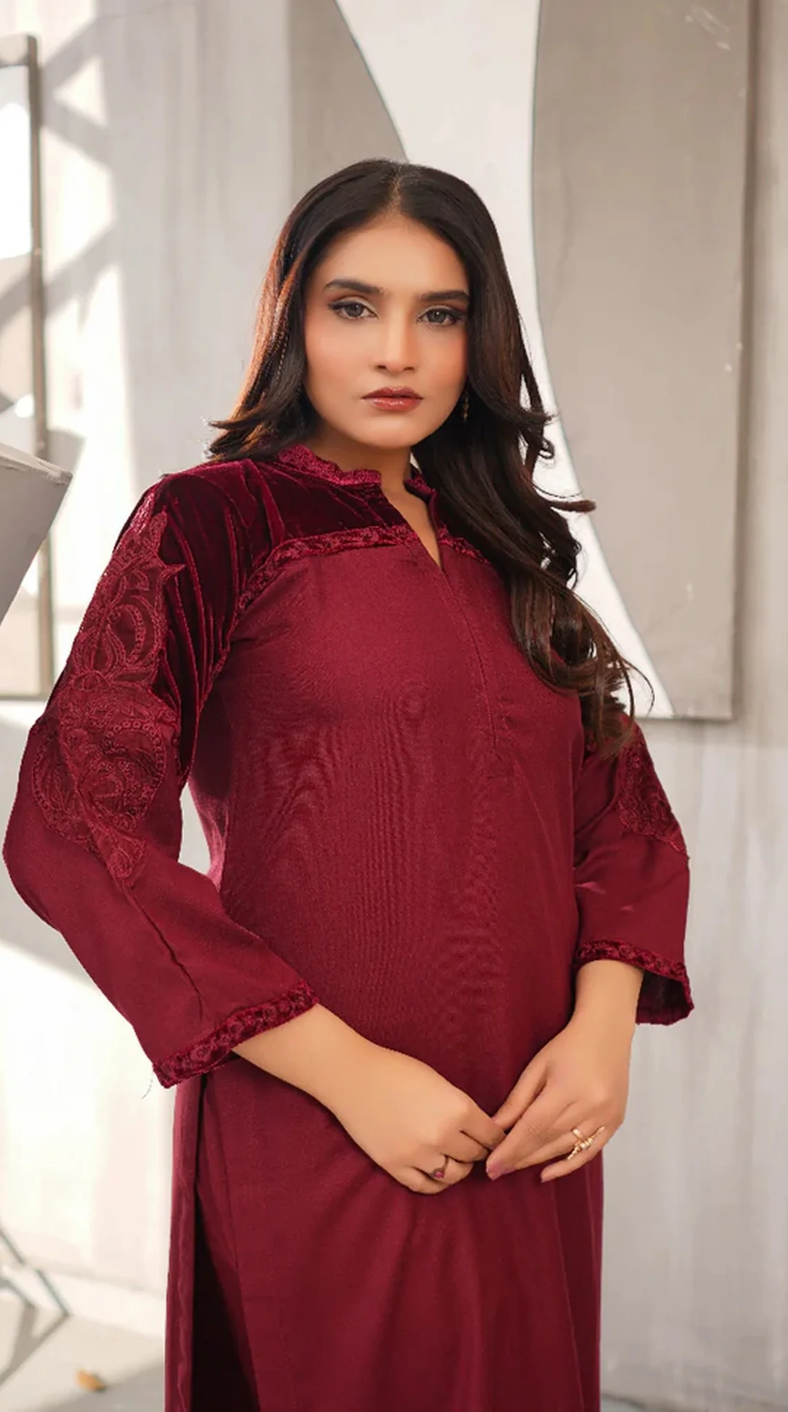 Exquisite Deep Wine Dhanak Suit Set - Image 4