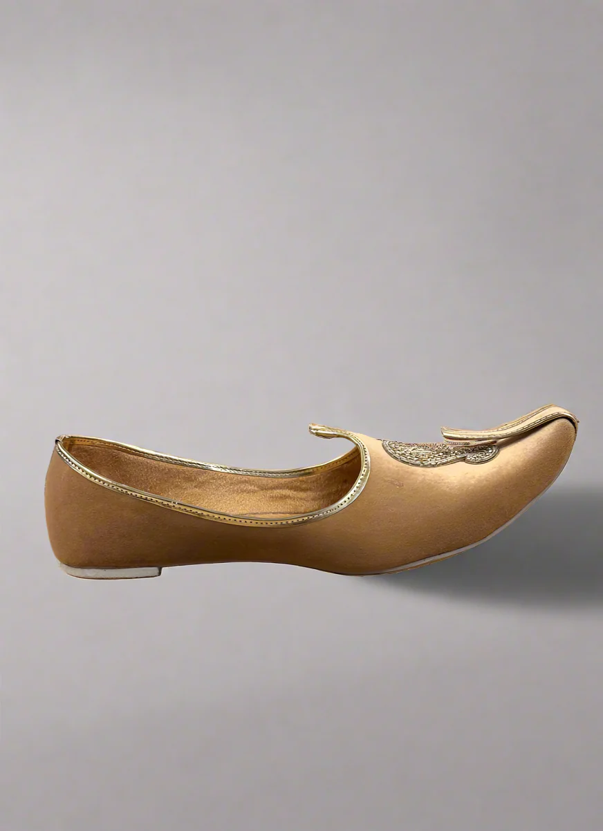 Gold Velvet Embroidered Kussa For Men - Image 3
