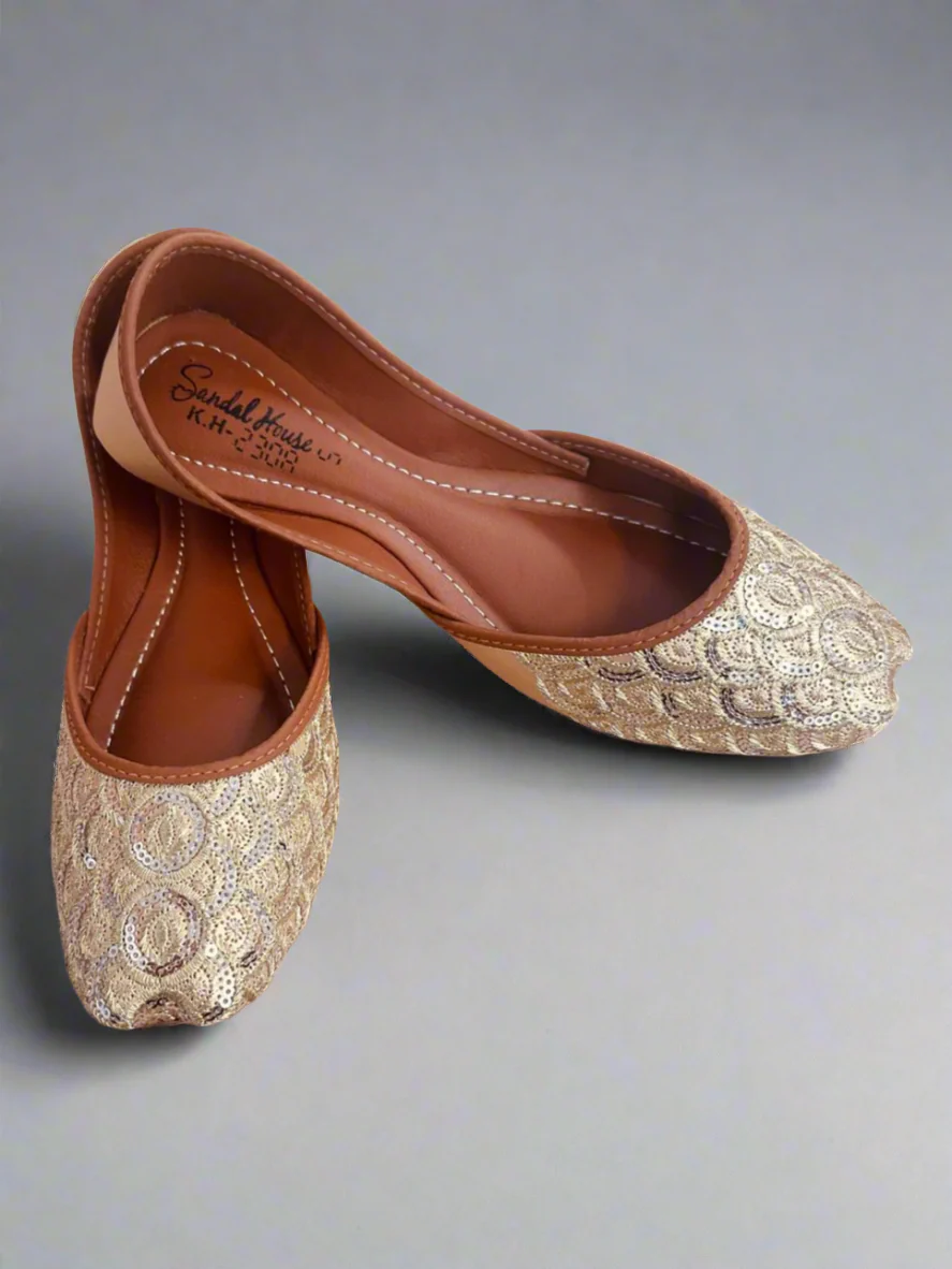 Gold Thread & Sequins Juttis - Image 3