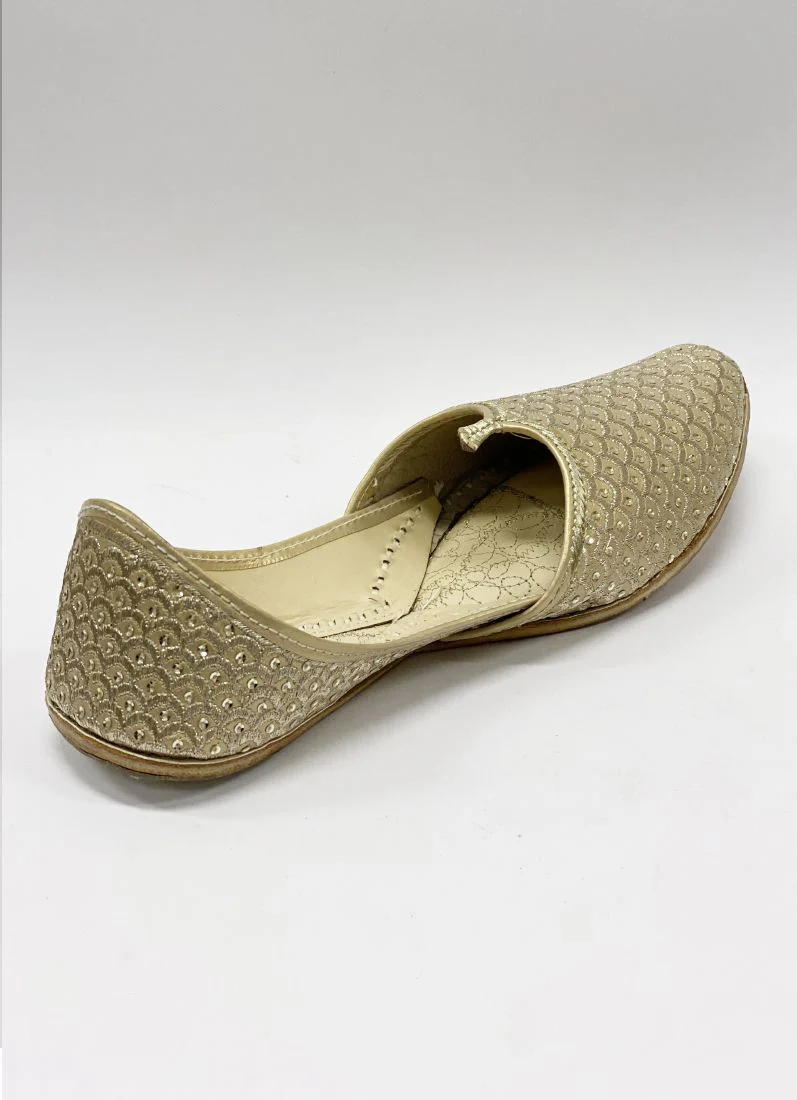 Gold Zardozi Scale Pattern Kusa - Image 3