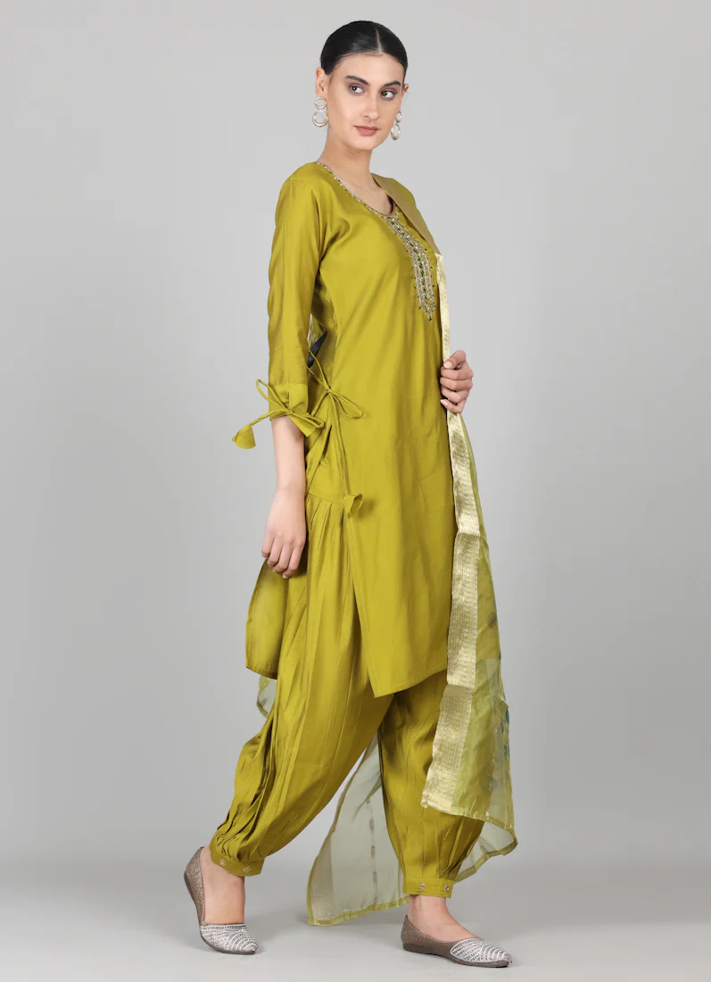 Green Chanderi Duaptta Suit Set - Image 2