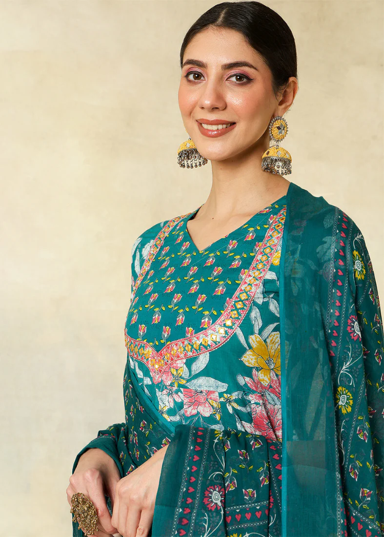 Green Cotton Printed Flared Suit Set - Image 3