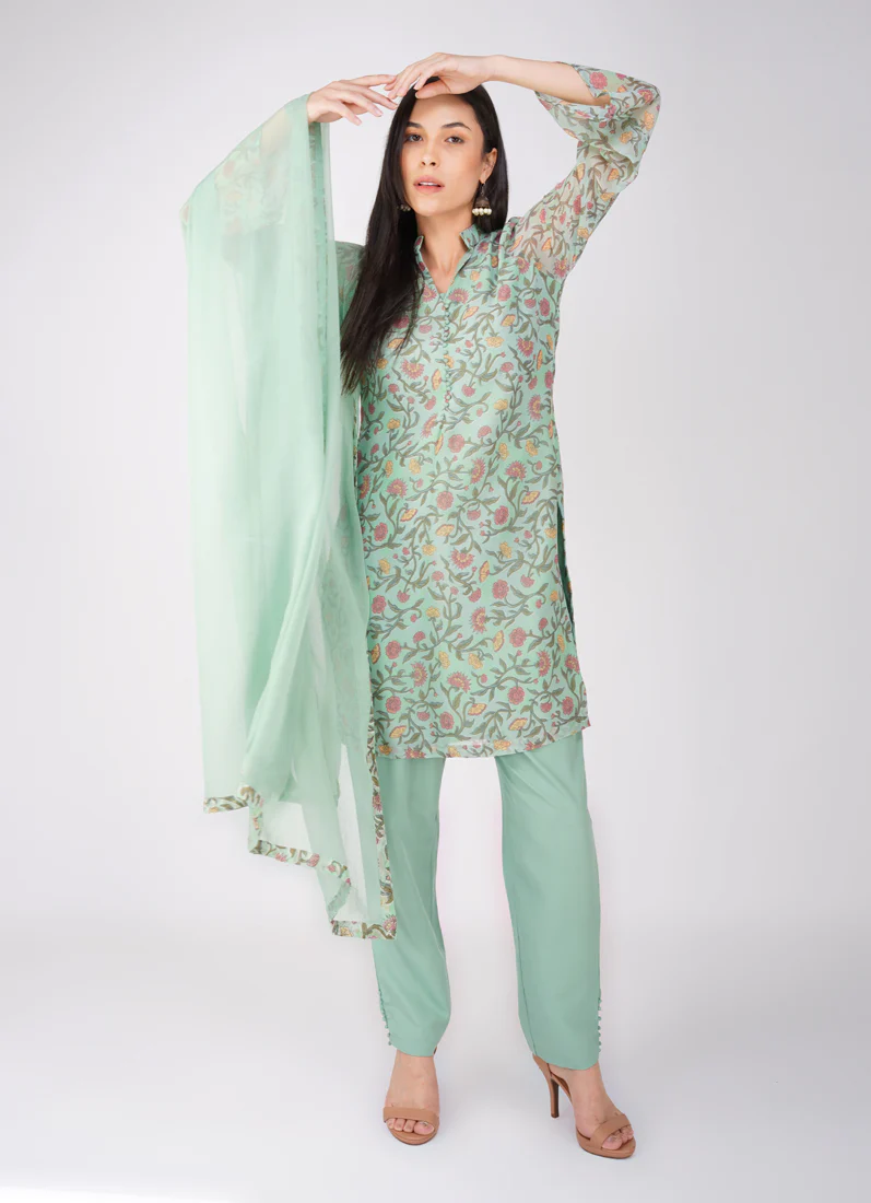 Green Georgette Trouser  Suit Set - Image 3