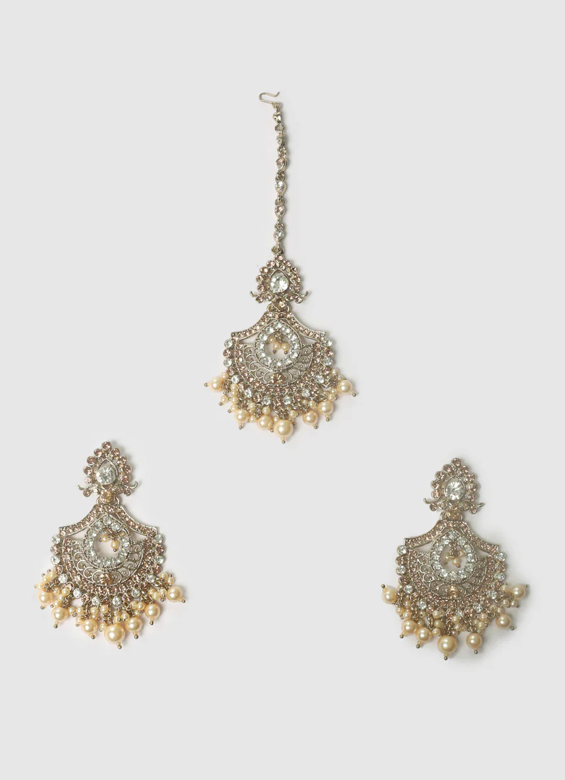 Intricate Pearl Earrings and Tikka Set for Women - Image 2