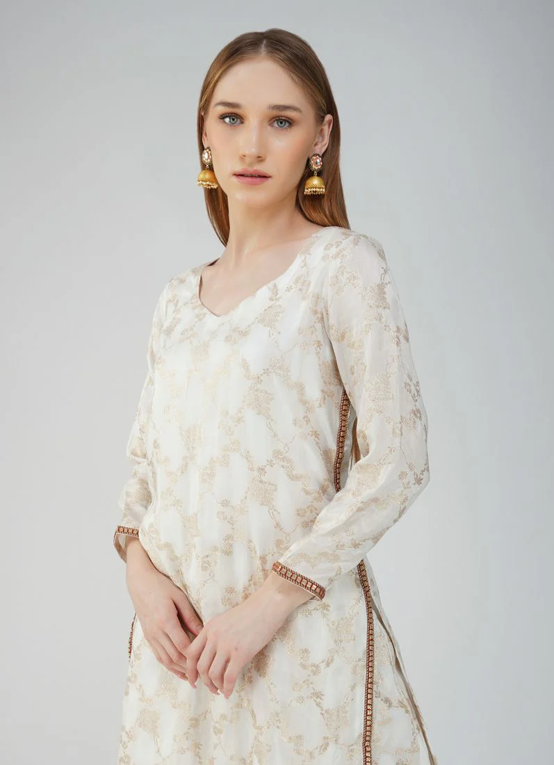 Ivory Banarsi Silk Suit Set - Image 4