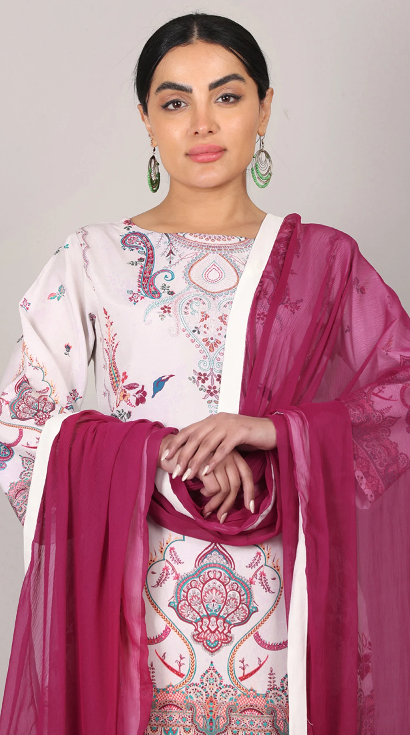 Off White Printed Rayon Suit Set - Image 5