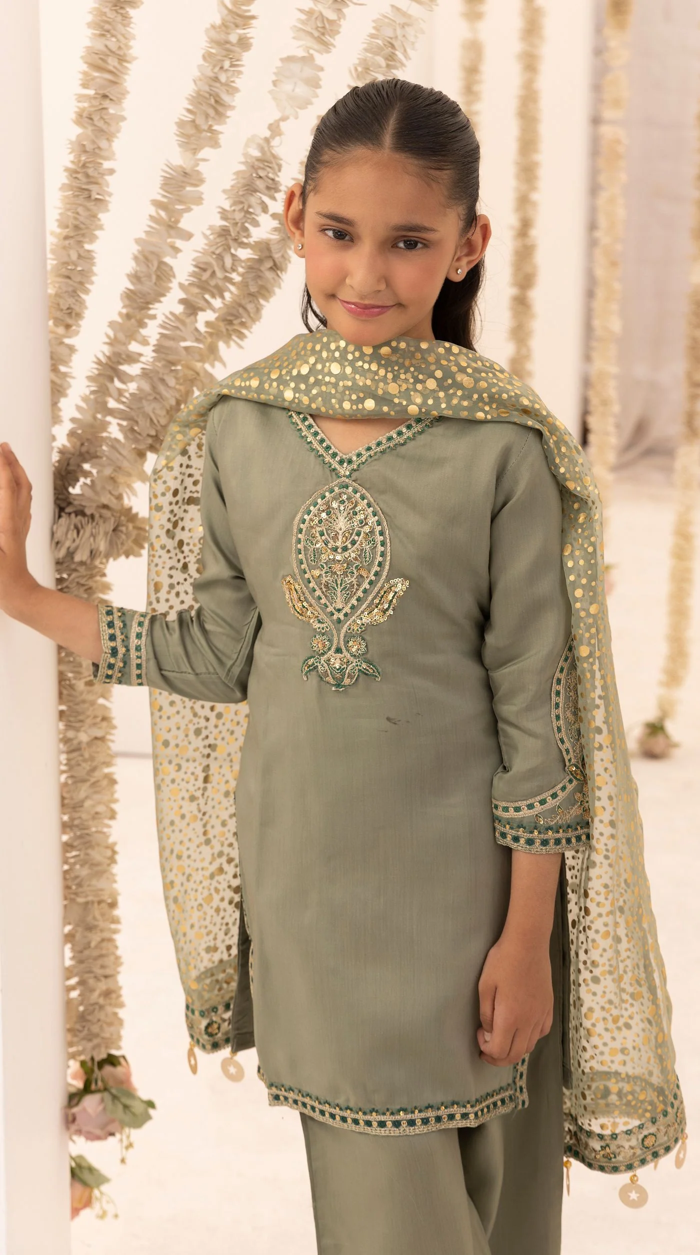 Kid's Mehendi Green Viscose Embroidered Kurta Palazzo Set - Image 4