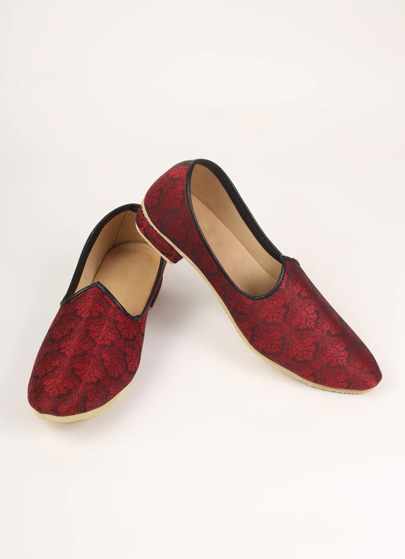 Maroon Brocade Mens Jutti Pair - Image 4