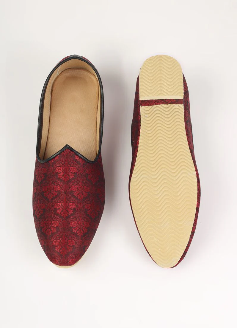 Maroon Brocade Mens Jutti Pair - Image 5
