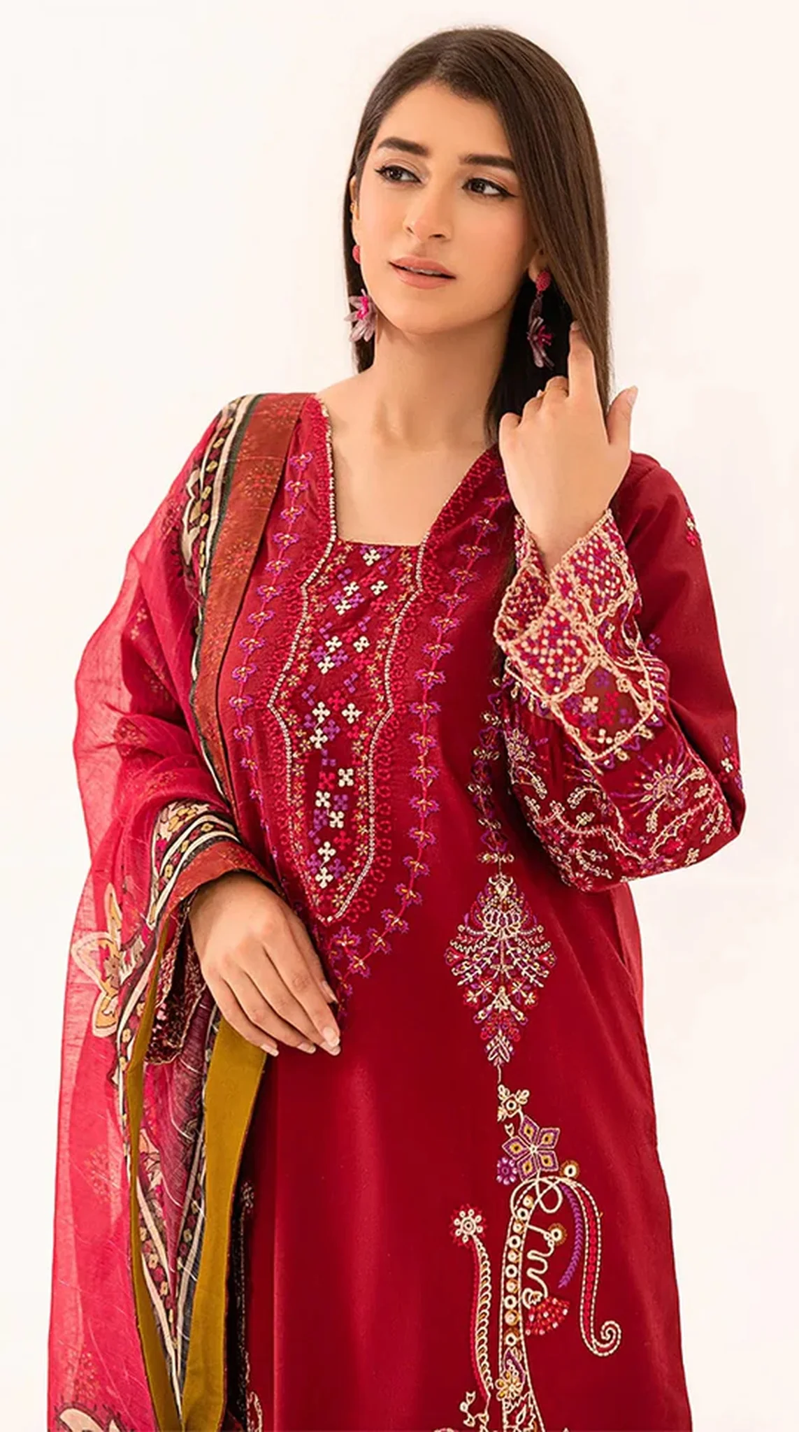 Maroon Lawn Embroidered Suit Set - Image 4