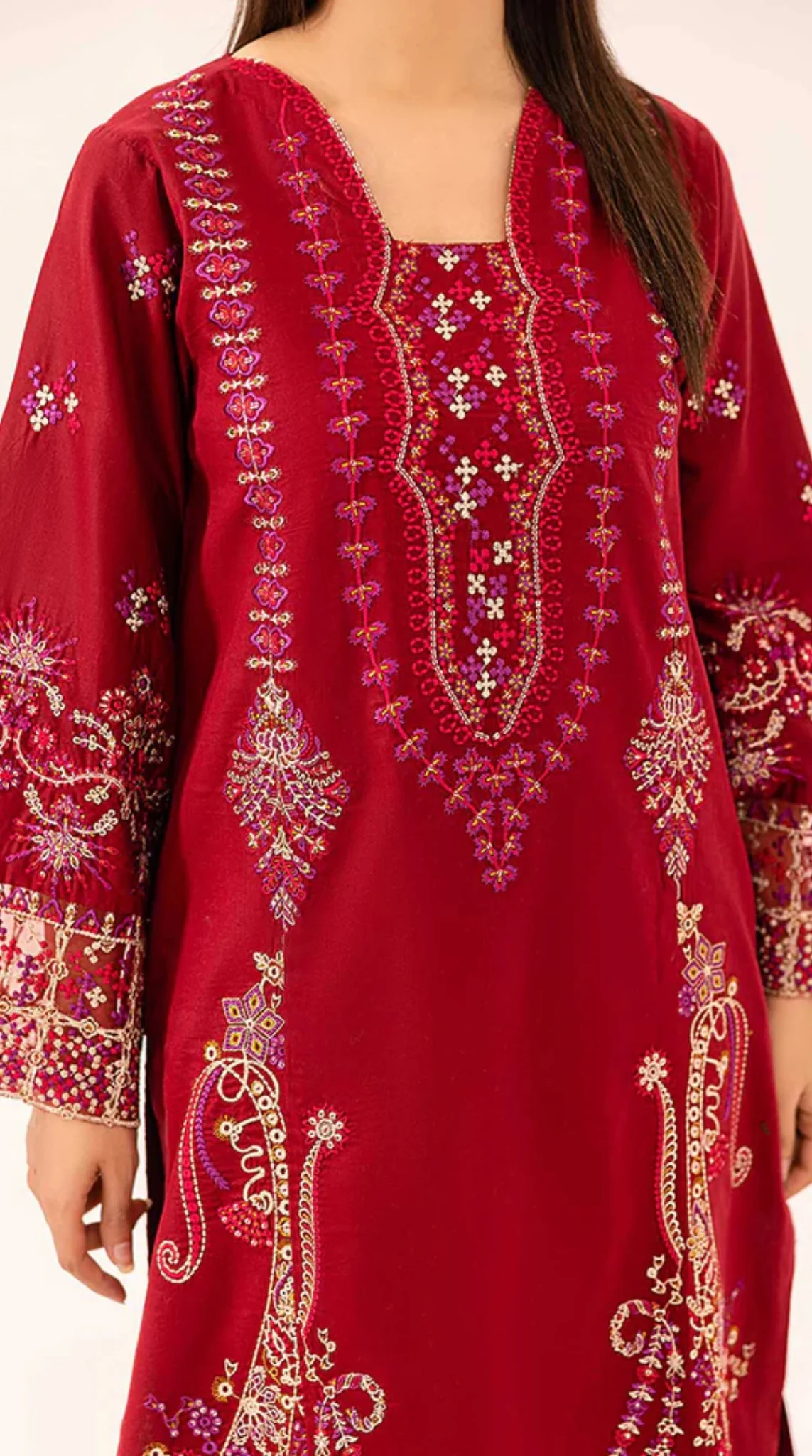 Maroon Lawn Embroidered Suit Set - Image 5