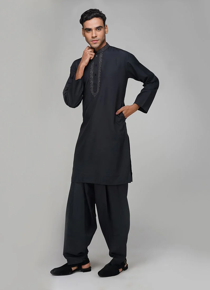 Men's Black Polyester Resham Embroidered Kurta Set - Image 3