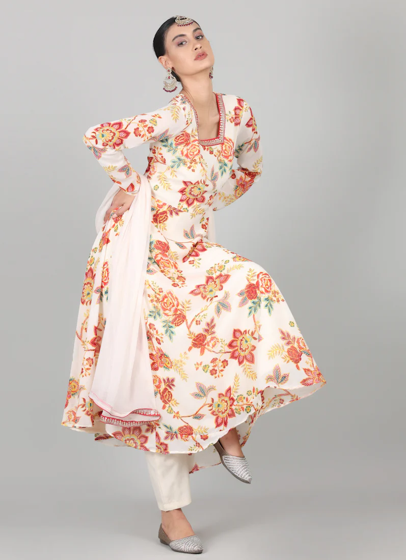Off-White Floral Printed Suit Set - Image 3