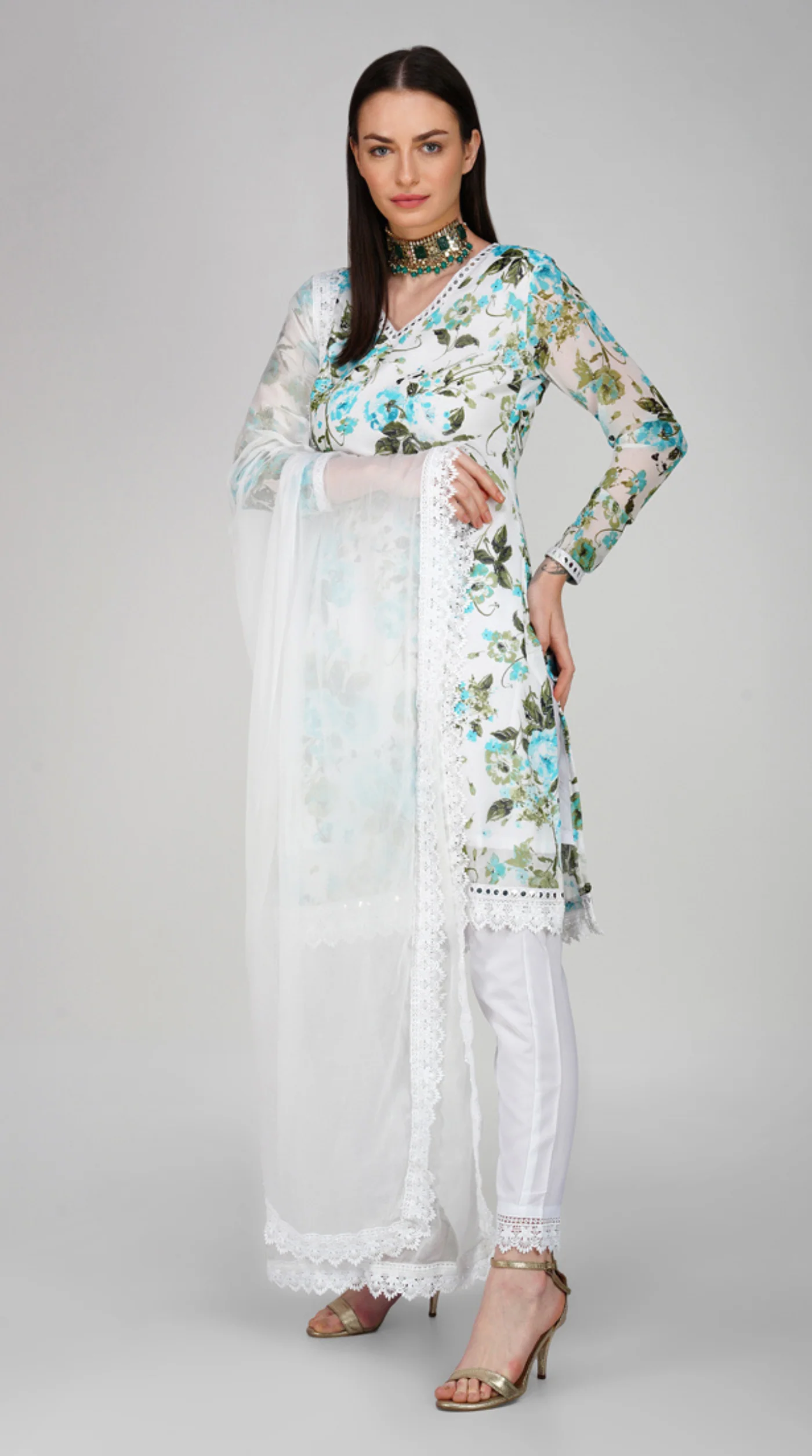 Off- White Georgette Shift Style Trouser Suit Set - Image 4