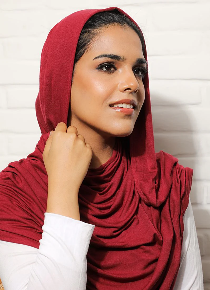 Red Knit Soft Scarf - Image 3