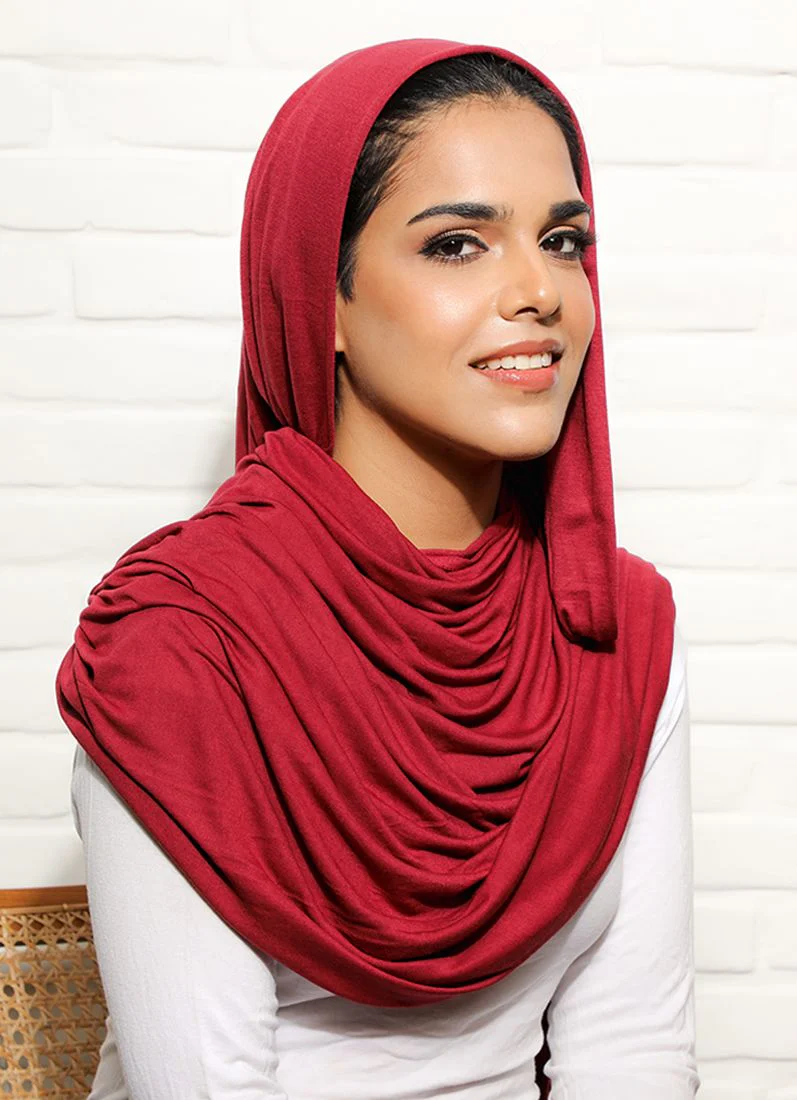Red Knit Soft Scarf - Image 5