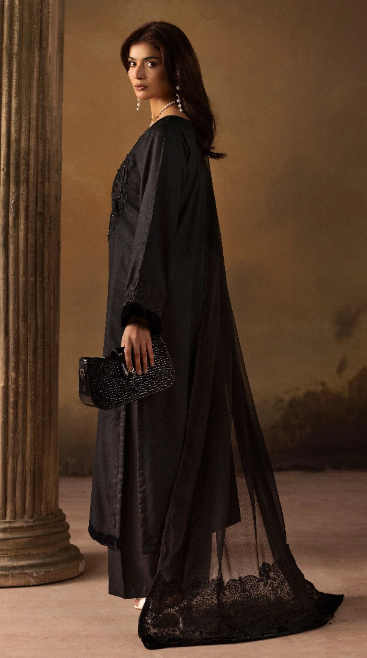 Sophisticated Black Dhanak Suit Set - Image 3