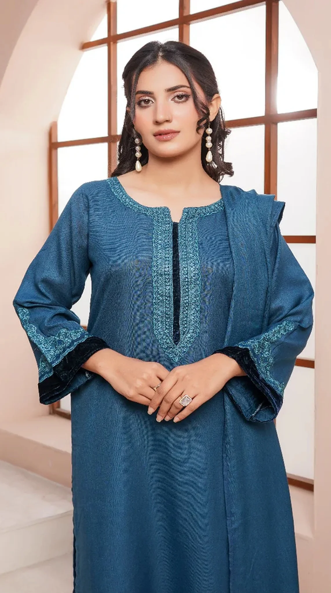 Stylish Blue Dhanak Suit Set - Image 2