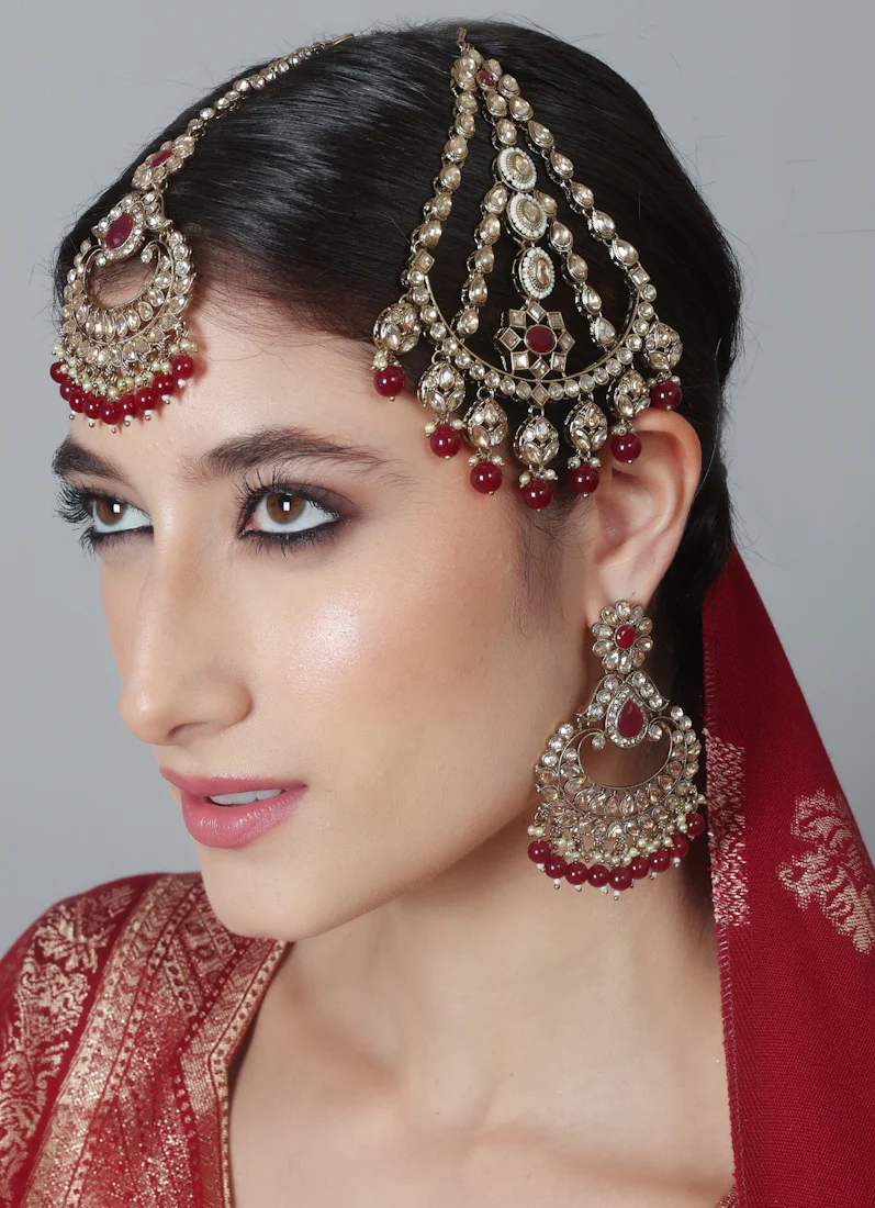 Royal Topaz Diamanté Antique Gold Passa with Maroon Bead - Image 4