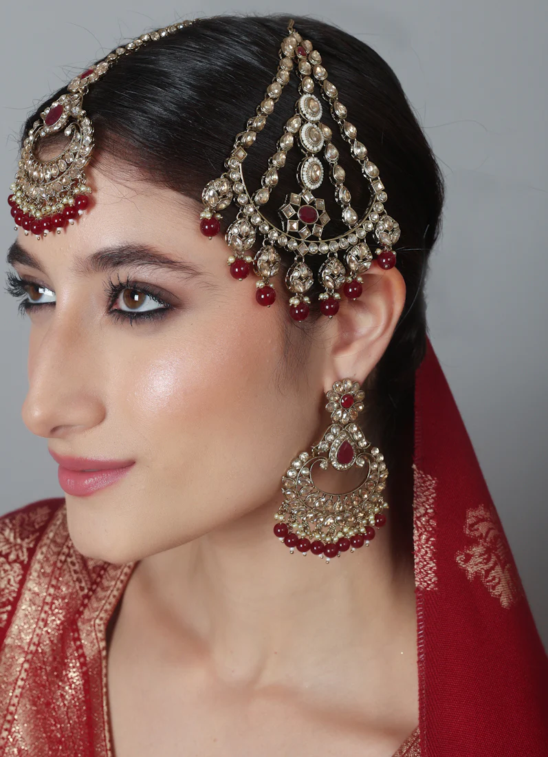 Royal Topaz Diamanté Antique Gold Passa with Maroon Bead - Image 5