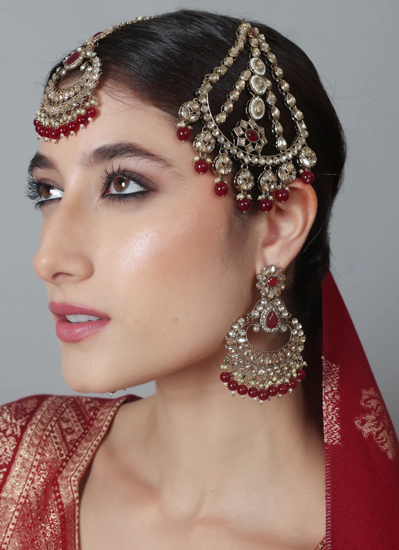 Royal Topaz Diamanté Antique Gold Passa with Maroon Bead - Image 6