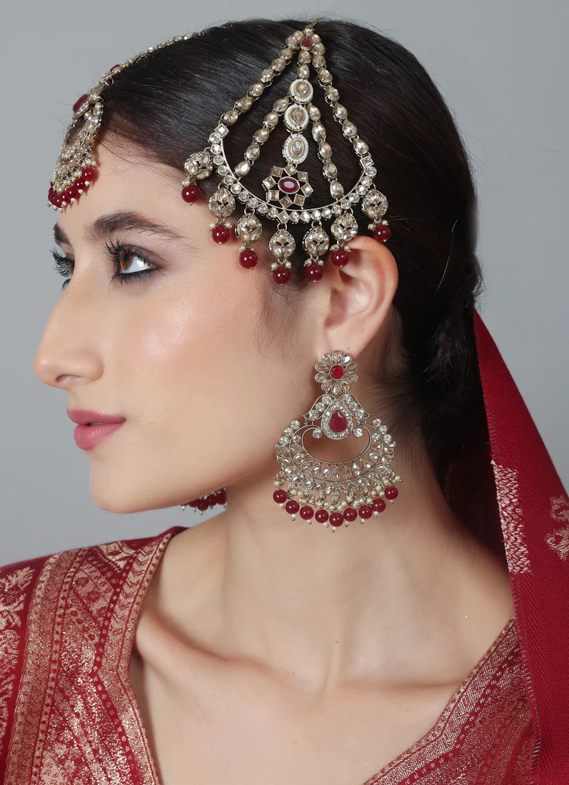 Royal Topaz Diamanté Antique Gold Passa with Maroon Bead - Image 7