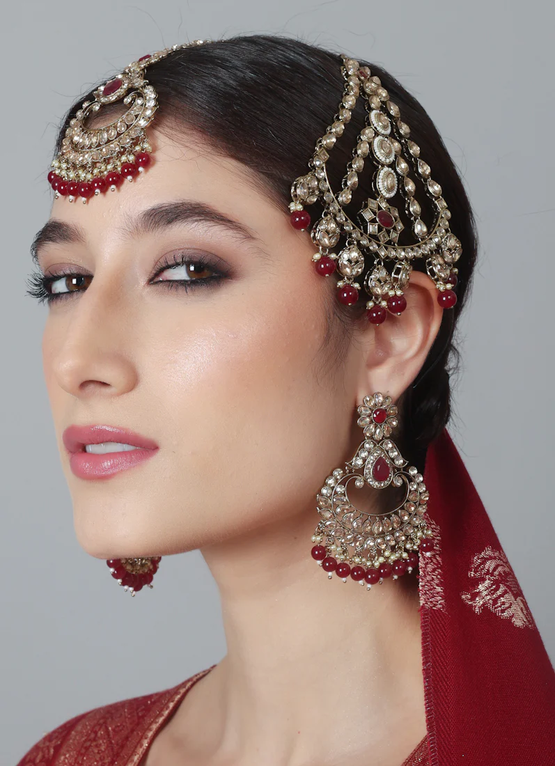 Royal Topaz Diamanté Antique Gold Passa with Maroon Bead - Image 8