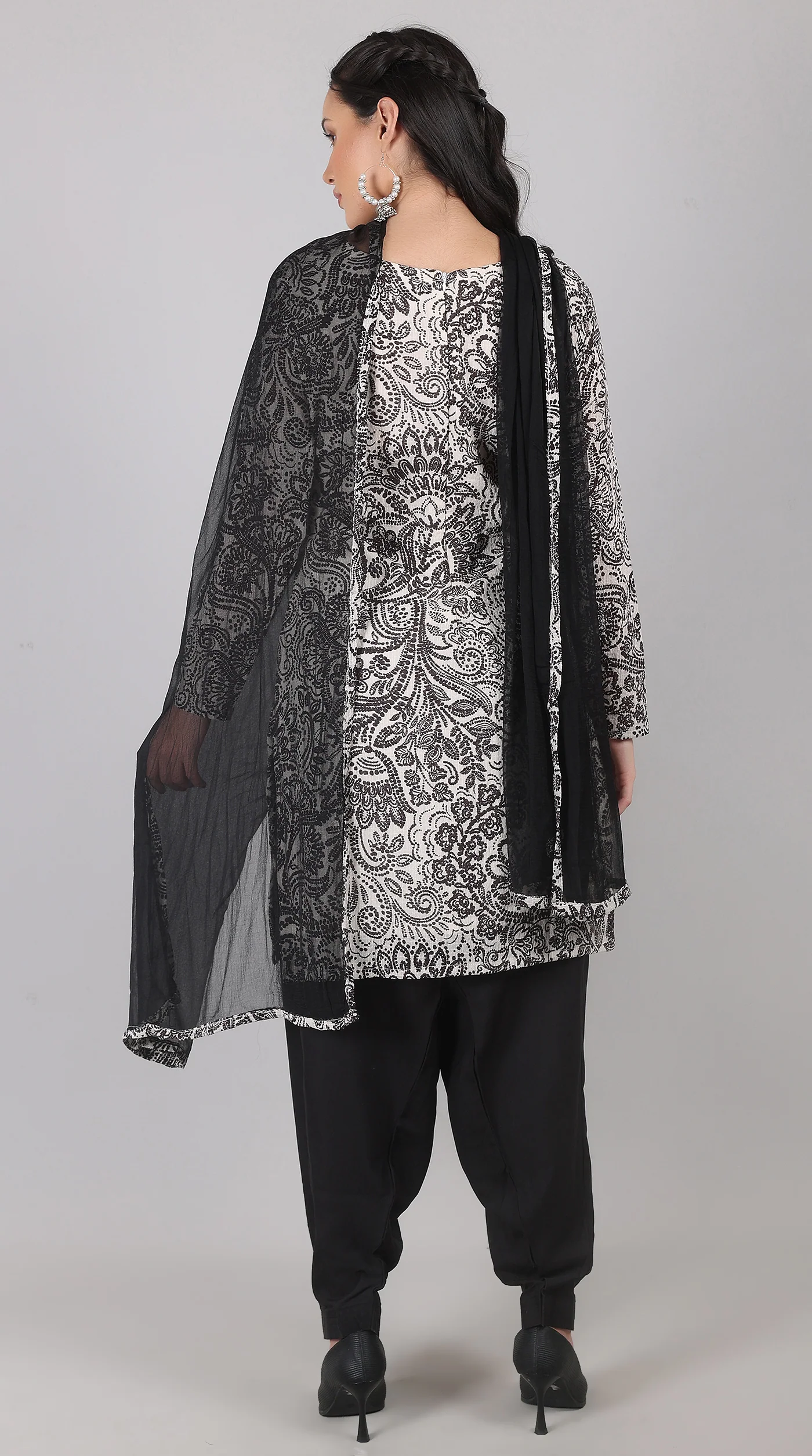 White Georgette Suit with Black Chiffon Dupatta - Image 7