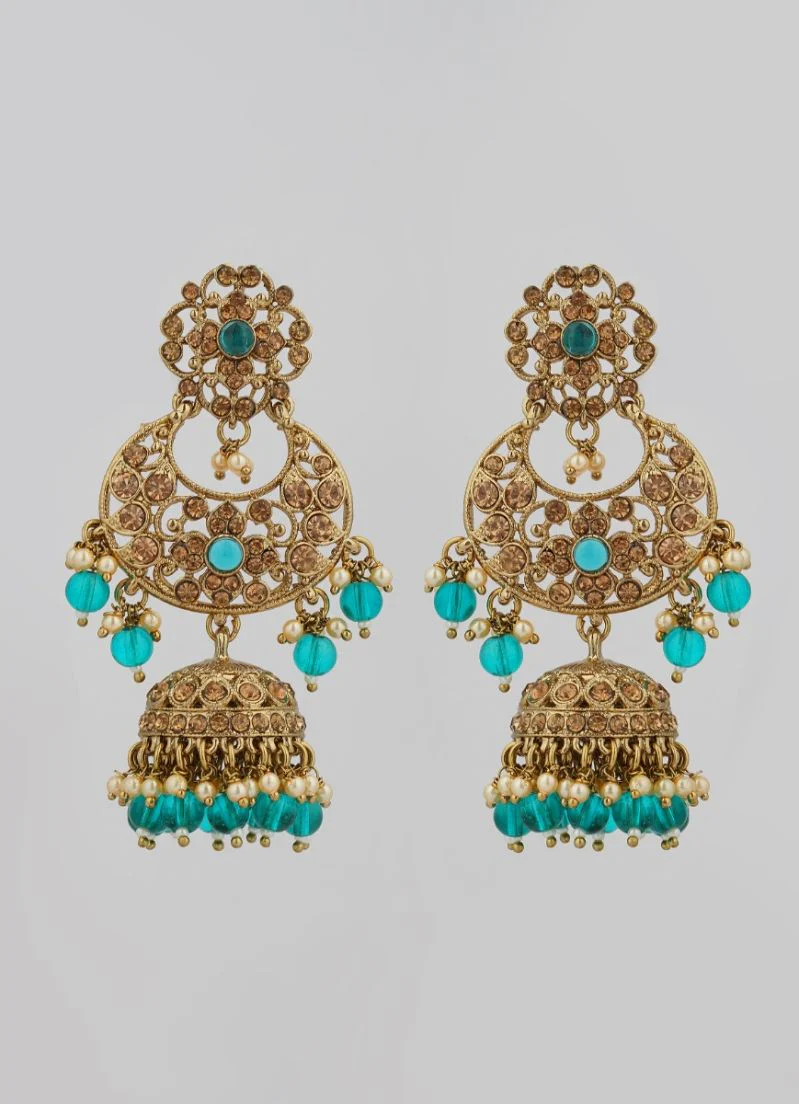 Women’s Traditional Jhumki Earrings & Tikka Set - Image 4