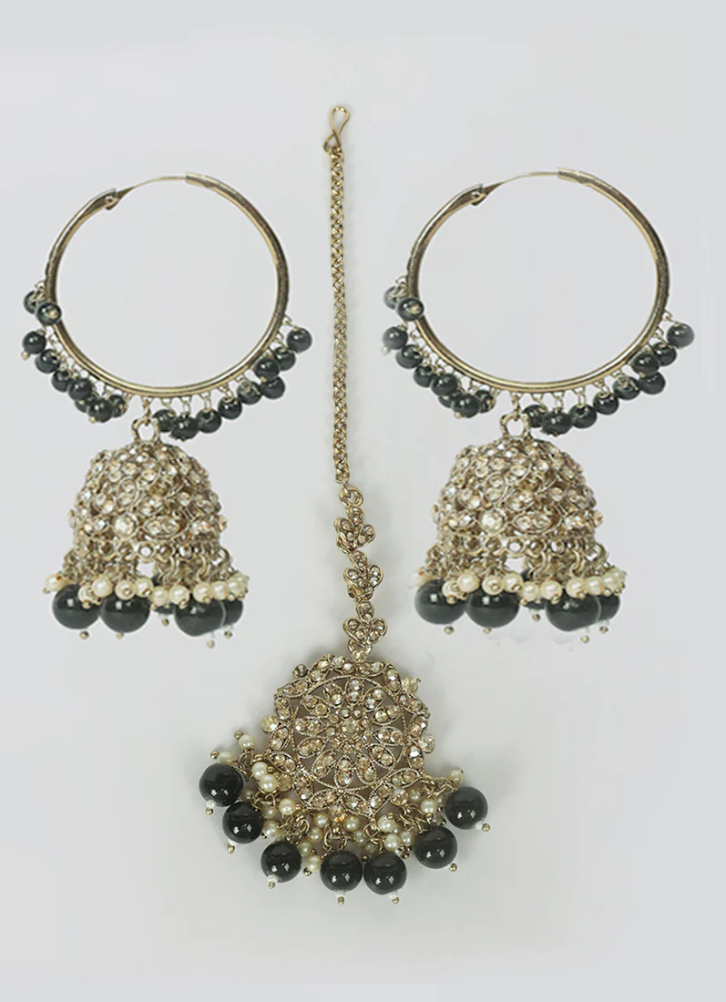 Women's Black Beaded Earrings & Tikka Set - Image 2