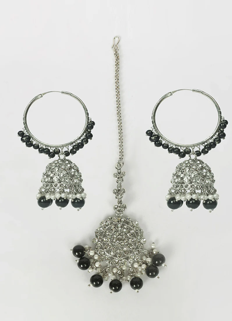 Women’s Black and Pearl Beaded Earrings & Tikka Set - Image 2